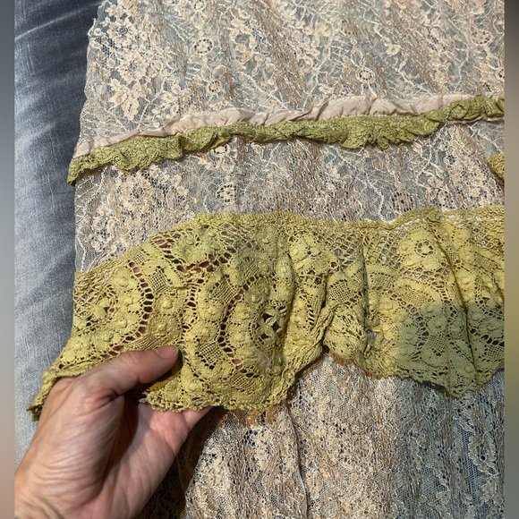 MAGNOLIA PEARL Pink and Tan Lace Sheer Ruffled Tiered V Neck Tank - Picture 10 of 13